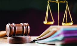 ജാഗ്രത പെണ്‍കുട്ടികള്‍ക്കു മാത്രം മതിയോ?