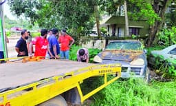 മോന്‍സണ്‍ മാവുങ്കലിന്റെ ആഡംബര വാഹനങ്ങള്‍ ലേലത്തില്‍ വിറ്റു