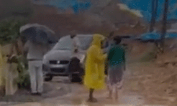 വയനാട്ടില്‍ തുരങ്കപാത നിര്‍മ്മാണമേഖലയില്‍ കനത്ത മണ്ണിടിച്ചില്‍ ; ആളുകള്‍ കുടുങ്ങിയെന്ന് സംശയം