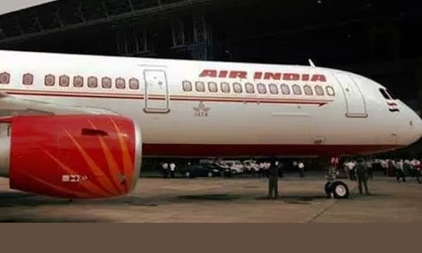 മുംബൈ വിമാനത്താവളത്തിൽ വൻ ദുരന്തം ഒഴിവായി; എയർ ഇന്ത്യ വിമാനം ടേക്ക്-ഓഫ് ഉപേക്ഷിച്ചു