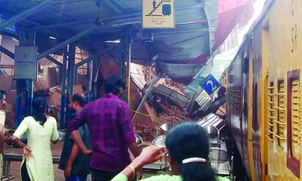 ക്‌ളോക്ക് ടവര്‍ തകര്‍ന്ന സംഭവം : ട്രെയിനുകള്‍ വഴിതിരിച്ചുവിടുന്നു ; മുന്നറിയിപ്പും അവഗണിച്ചു