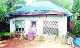'നല്ല ഒരു മഴയും കാറ്റും, ഞങ്ങള്‍  
ഈ ഭൂമുഖത്ത്‌ ഉണ്ടാകില്ല!'