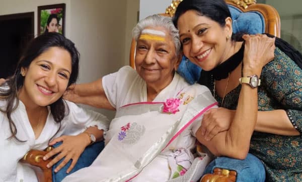 photo-www.instagram.com/sujathamohanofficial/
