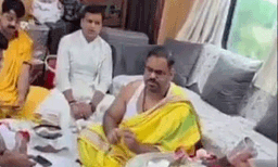 ഓടുന്ന ട്രെയിനിൽ പൂജ; കോച്ച് ബുക്ക് ചെയ്തത് മൂന്ന് ലക്ഷം രൂപ നൽകിയെന്ന് റെയിൽവേ