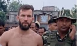 പാസ്‌പോർട്ടില്ലാതെ യുഎസ് പൗരൻ അതിർത്തിയിൽ പിടിയിലായി; മുൻ നേവി ഉദ്യോഗസ്ഥനെന്ന് അവകാശവാദം