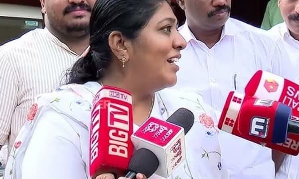 3 കോടി നൽകിയാൽ വിദ്യയെ മന്ത്രിയാക്കാം; കോൾ വന്നത് ഡൽഹിയിൽ നിന്ന്; പിന്നിൽ സൈബർ തട്ടിപ്പ് സംഘമെന്ന് സൂചന