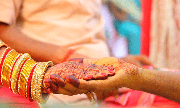 വിവാഹച്ചെലവ് തിരികെ ആവശ്യപ്പെടാനാകില്ല; വ്യക്തമായ തെളിവുണ്ടെങ്കിൽ മാത്രം സ്വർണ്ണവും പണവും മടക്കി നൽകണമെന്ന് ഹൈക്കോടതി

