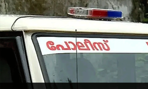ഹണിട്രാപ്പിൽ കുടുക്കി കോടികൾ തട്ടി?; വ്യവസായിയുടെ പരാതിയിൽ യുവതി ഉൾപ്പെടെ നാല് പേർക്കെതിരെ കേസ്