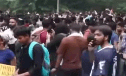 സിജെപി മാര്‍ച്ചിന് മുന്നോടിയായി ജന്തര്‍മന്ദറില്‍ പോലീസ് നടപടി ; സമരക്കാര്‍ക്ക് നേരെ കല്ലേറും ലാത്തിച്ചാര്‍ജ്ജും