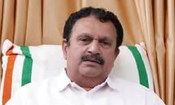 ശബരിമല സ്വര്‍ണ്ണക്കൊള്ള: പ്രത്യേക അന്വേഷണസംഘം ഇഴഞ്ഞുനീങ്ങുന്നു ; സര്‍ക്കാരിന്റെ അസംതൃപ്തി രേഖപ്പെടുത്തി മുരളീധരന്‍