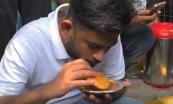 ദിപ്കെ കച്ചോരി കഴിച്ചില്ലേ, സൗരവ് നാരങ്ങാവെള്ളം കുടിച്ചില്ലേ? ബർഗർ കഴിച്ചതിനു തന്നെ ബലിയാടാക്കിയെന്ന് ദഹിയ