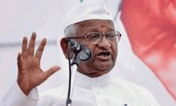 നീറ്റ് സമരത്തിന് അണ്ണാ ഹസാരെയുടെ പിന്തുണ; ഗാന്ധി പ്രതിമയ്ക്ക് മുന്നിൽ നിശബ്ദ പ്രതിഷേധം