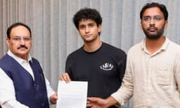 സിജെപി ധർമ്മേന്ദ്ര പ്രധാന്റെ രാജിയിൽ ഉറച്ച്; കേന്ദ്രം ശനിയാഴ്ച ഉച്ചവരെ സമയം ആവശ്യപ്പെട്ടു