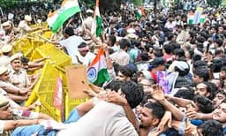 പൊലീസുകാർക്കെതിരെ തെളിവ് ശേഖരിക്കാൻ സിജെപി വൈബ്സൈറ്റ്; ആർക്കും തെളിവുകൾ നൽകാം