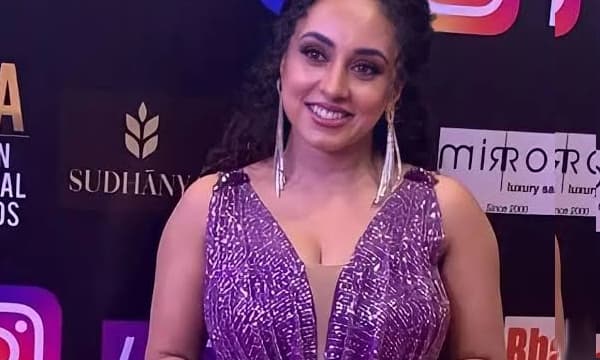 ‘കാവി’ നിറത്തിലും സിജെപി പ്രക്ഷോഭത്തെ കുറിച്ചുള്ള പ്രതികരണത്തിലും വിശദീകരണവുമായി പേർളി മാണി