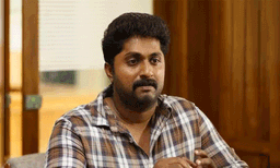 ' കല്യാണം പൂര്‍ണമായും വ്യക്തിപരമായ ചോയ്‌സ് , വര്‍ക്കൗട്ട് ആകുന്നില്ലെങ്കില്‍ വിട്ടു വരാം' ; ധ്യാന്‍ ശ്രീനിവാസന്‍
