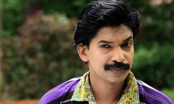  '' പിഎസ്‌സിയിലും ഒരു ഓപ്പറേഷന്‍ തൂഫാന്‍ വരണം, ക്രമക്കേടുകള്‍ CBI അന്വേഷിക്കണം''; സന്തോഷ് പണ്ഡിറ്റ്
