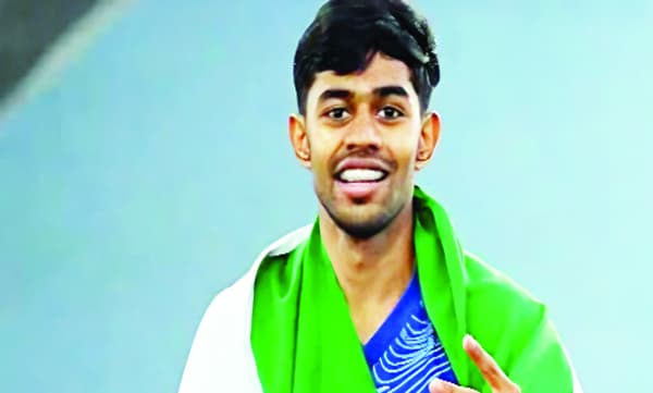 ബലേ ഭേഷ്‌ ബാസില്‍ ,ബാസില്‍ ഓടിനേടി സ്വര്‍ണ്ണത്തിളക്കമുളള വെള്ളി