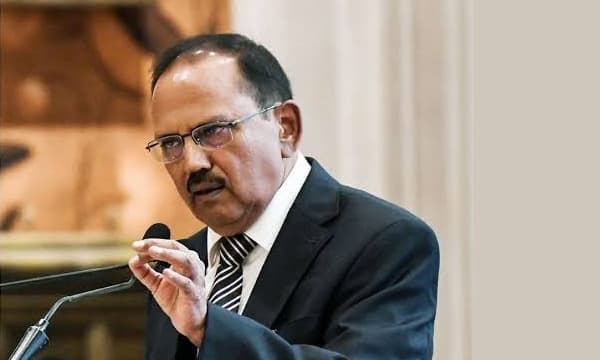 സ്വാതന്ത്ര്യം എന്നാൽ തോന്നിയതെല്ലാം ചെയ്യാനുള്ള സ്വാതന്ത്ര്യമല്ല: ഇന്ത്യൻ യുവതയോട് അജിത് ഡോവൽ