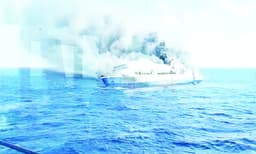 യാത്രാബോട്ടില്‍ തീപിടിത്തം; ഇന്തോനീഷ്യയില്‍ 5 മരണം 