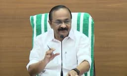മഴക്കെടുതിയില്‍ 15 മരണം ;  എട്ടുലക്ഷം ധനസഹായം ; ഉരുള്‍പൊട്ടലില്‍ നഷ്ടമുണ്ടായവര്‍ക്ക് 12 ലക്ഷം