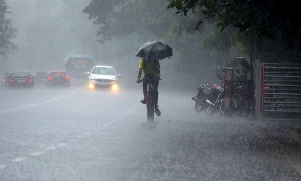 പത്ത്‌ ജില്ലകളില്‍ ഇന്ന്‌ അവധി