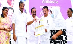 വിലക്കറ്റം നിയ്രന്തിക്കാന്‍ മാര്‍ക്കറ്റ്‌ ഇടപെടലിന്‌ പ്രഥമപരിഗണന: മുഖ്യമന്ത്രി 