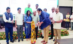 വിശ്വാസ്യതയില്ലാത്ത മാധ്യമങ്ങള്‍ക്ക്‌ സമൂഹത്തോട്‌ നീതി പുലര്‍ത്താനാവില്ല: കേന്ദ്രമന്ത്രി സുരേഷ്‌ ഗോപി