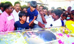 ജനസാഗരം ഒഴുകിയെത്തി; രാജേഷിന്‌ ജന്മനാടിന്റെ യാത്രാമൊഴി