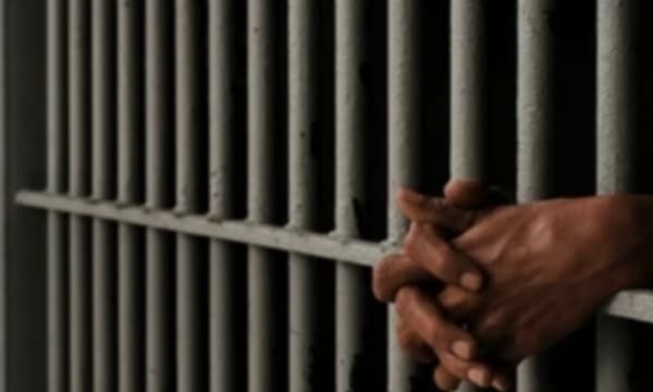 പീഡനക്കേസിലെ പ്രതിക്ക് ലോക്കപ്പിൽ പിസ്സയും മെത്തയും വേണമെന്ന് ആവശ്യം!
