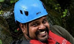 രക്ഷാപ്രവര്‍ത്തകന്‍ രാജേഷിന്റെ മൃതദേഹം അയച്ചത് ഫ്രീസറില്ലാത്ത ആംബുലന്‍സില്‍  ; അന്വേഷണത്തിന് ഉത്തരവിട്ടു കളക്ടര്‍