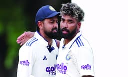 അവസാന ഓവറില്‍ സിറാജിന്റെ ഹാട്രിക് സിക്‌സര്‍; ഇന്ത്യക്ക്‌ ആറ്‌ വിക്കറ്റിന്റെ ആവേശ ജയം