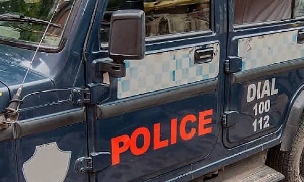 ഭാര്യയെ സംശയം; രണ്ട് പെൺമക്കളെ പഞ്ചനക്ഷത്ര ഹോട്ടലിൽ കൊണ്ടുവന്ന് കഴുത്തുഞെരിച്ച് കൊന്നു!