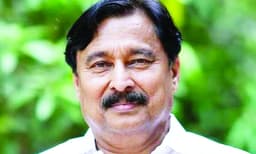മെസ്സി വരുമെന്ന വാഗ്‌ദാനം അത്‌ കള്ളക്കളി: അബ്‌ദുറഹ്‌മാന്‌ ചുവപ്പ്‌ കാര്‍ഡ്‌?