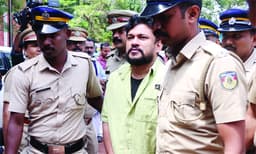 അര്‍ജുന്‍ ആയങ്കി മൂന്നു ദിവസത്തേക്ക്‌ പോലീസ്‌ കസ്‌റ്റഡിയില്‍