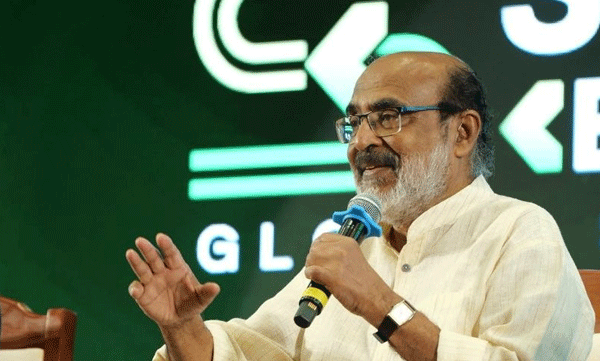 ‘മാധ്യമ സ്ഥാപനങ്ങളുടെ കാർഡുകൾ നീക്കിയത് സതീശൻ സർക്കാർ ആവശ്യപ്പെട്ടിട്ട്’; ആരോപണവുമായി തോമസ് ഐസക്