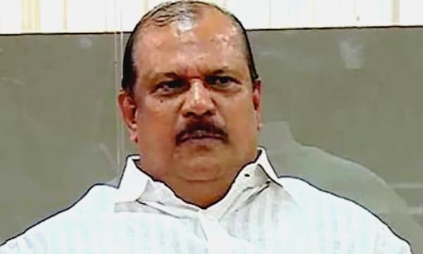 പൂഞ്ഞാറിലെ ബിജെപി ഫണ്ട് തട്ടിച്ചുവെന്ന് പി.സി ജോർജ്; ബിജെപിയുടെ കാശുകൊണ്ട് കാർ മേടിച്ചാൽ ഇടിച്ചുപോകുമെന്ന് ശാപം!