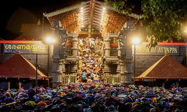 ചിങ്ങ മാസ പൂജയ്‌ക്കായി ശബരിമല നട തുറന്നു