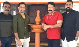 photo-www.facebook.com/ActorMohanlal