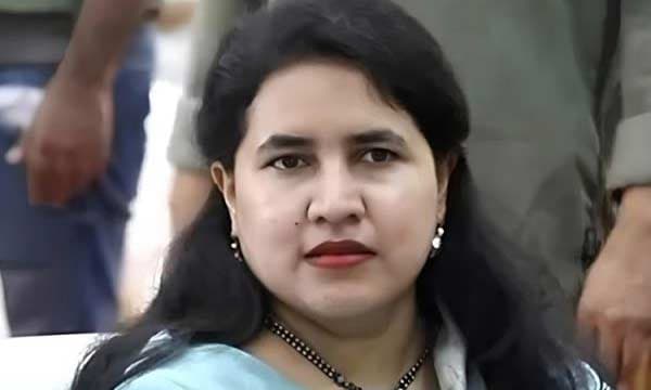 വീണ രാഷ്ട്രീയക്കാരിയല്ല ; ഇ.ഡി. നടപടി രാഷ്ട്രീയ പ്രേരിതവുമല്ല ; നിയമം അതിന്റെ വഴിയേ പോകുമെന്ന് കോണ്‍ഗ്രസ്