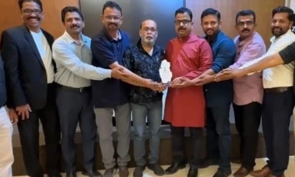 മുതിർന്ന മാധ്യമപ്രവർത്തകൻ  പ്രദീപ് മേനോന് ഇന്ത്യൻ മീഡിയ ഫോറം യാത്രയയപ്പ് നൽകി