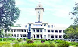 'നോട്ടപ്പിശക്‌ ': കേരള സര്‍വകലാശാല എല്‍എല്‍.ബിയില്‍ 292ല്‍ 231 പേര്‍ക്കും പുനര്‍മൂല്യനിര്‍ണയത്തില്‍ മാര്‍ക്ക്‌ കൂടി 