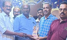 18 വർഷത്തെ പ്രവാസം അവസാനിപ്പിച്ചു മടങ്ങുന്ന ഗിരീഷ് കുമാറിന് നവയുഗം യാത്രയയപ്പ് നൽകി 
