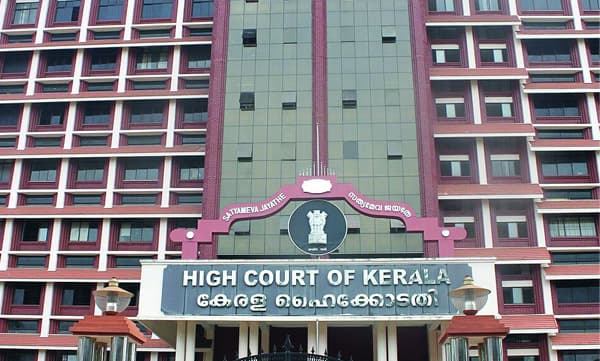 സംവരണപ്പട്ടിക പുതുക്കല് സംസ്ഥാന സര്ക്കാരിനെ
വിമര്ശിച്ച് ഹൈക്കോടതി