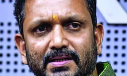 യു.ഡി.എഫ.്‌ സര്‍ക്കാരില്‍ 
തീവ്രചിന്താഗതിക്കാരുടെ 
സ്വാധീനം: കെ. സുരേന്ദ്രന്‍