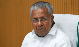 ‘പൂവുമില്ല, പൂമ്പാറ്റയുമില്ല, തേനും ഇല്ല’; സർക്കാരിനെതിരെ രൂക്ഷ വിമർശനവുമായി പിണറായി വിജയൻ
