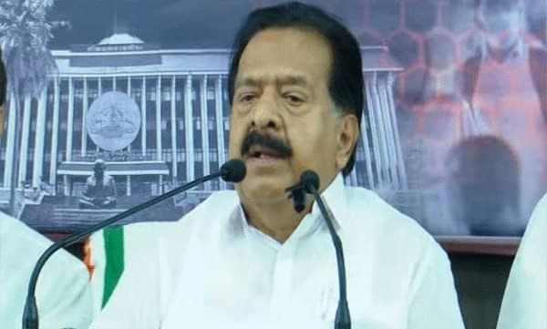 ‘ഓപ്പറേഷൻ തൂഫാനിൽ രാഷ്ട്രീയമില്ല’; മയക്കുമരുന്നിനെതിരായ പോരാട്ടത്തിൽ കൈകോർക്കണമെന്ന് രമേശ് ചെന്നിത്തല

