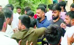സ്‌കൂളുകളുടെ വാതില്‍ അടച്ചിട്ട്‌ വിദ്യാഭ്യാസത്തെ രക്ഷിക്കാനാകുമോ?