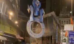 മുംബൈയിൽ ഘോഷയാത്രയ്ക്കിടയിൽ ഗണപതി വിഗ്രഹം മറിഞ്ഞുവീണു; രണ്ടുപേർ മരിച്ചു, അഞ്ചുപേർക്ക് പരിക്ക്