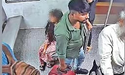 തമിഴ്‌നാട് എക്സ്പ്രസ്സിൽ സ്യൂട്ട്കേസിൽ മൃതദേഹഭാഗങ്ങൾ; കൊല്ലപ്പെട്ടത് പരമക്കുടി സ്വദേശി; ഒഡീഷ സ്വദേശികൾക്കായി തിരച്ചിൽ